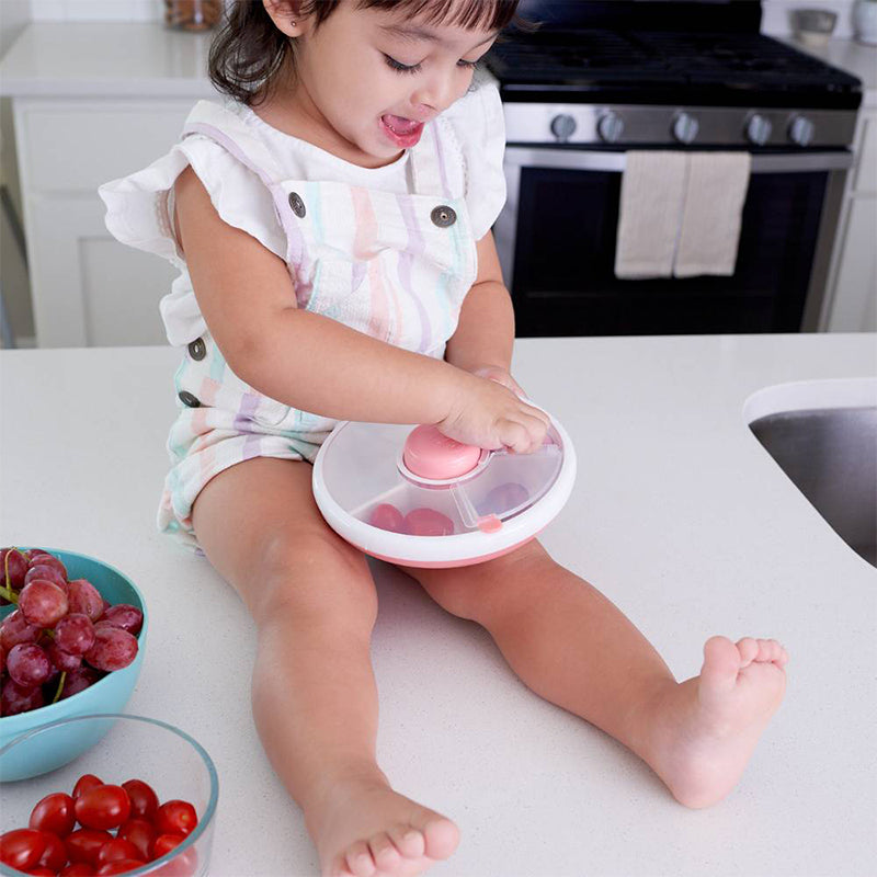 Carryable rotating snack plate with lid