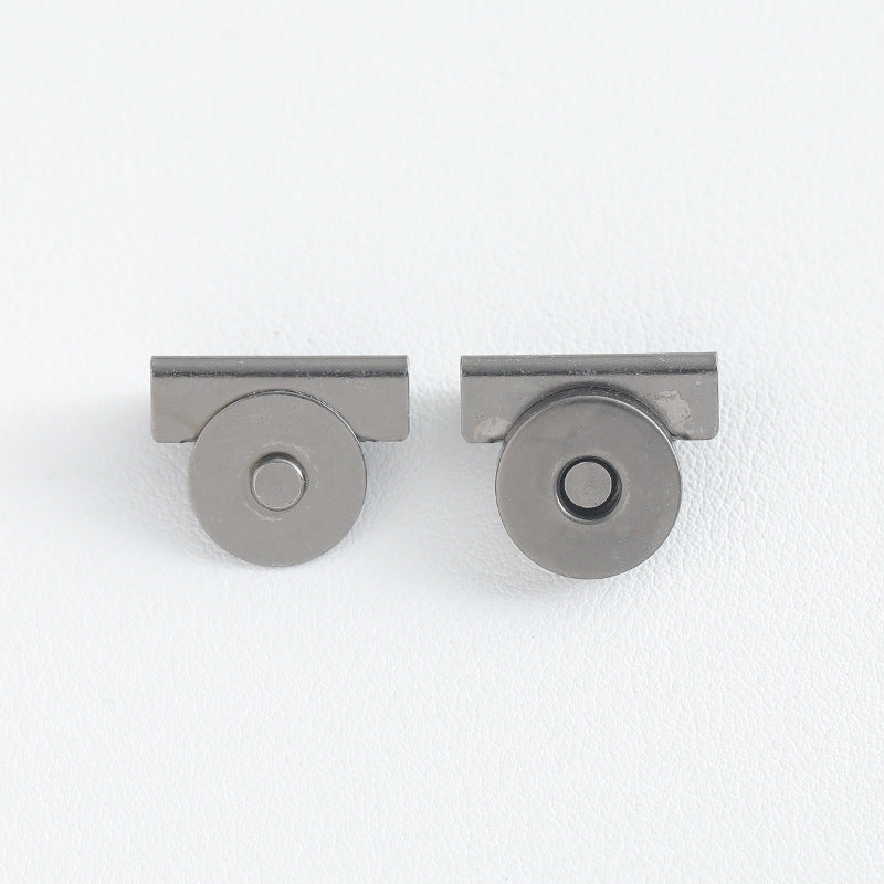 Metal seamless magnetic buckle