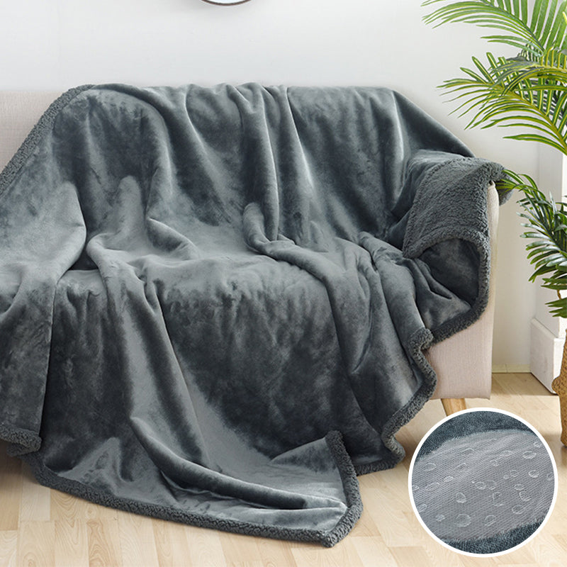 Waterproof and urine-proof pet blanket