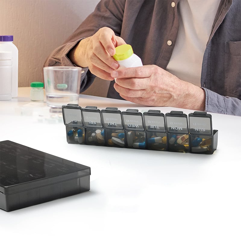 28-Compartment Large-Capacity Portable Pill Organizer