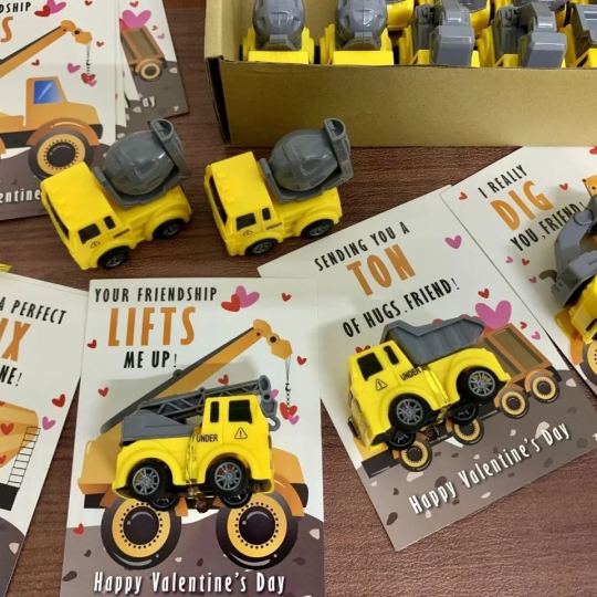 24PCs Construction Vehicles Toys Card-Exchange Valentines Day gift
